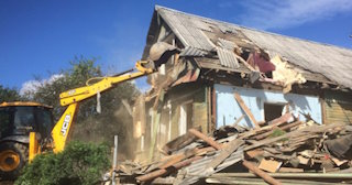 Промышленный демонтаж пристроек к дому в Кунгуре | Цены от 574 руб. за м2